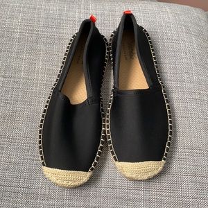 Women’s water shoes